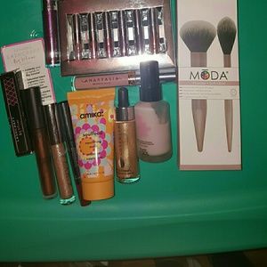 HIGH-END LOT KYLIE/MODA/TOUCH IN SOL/PLUS
